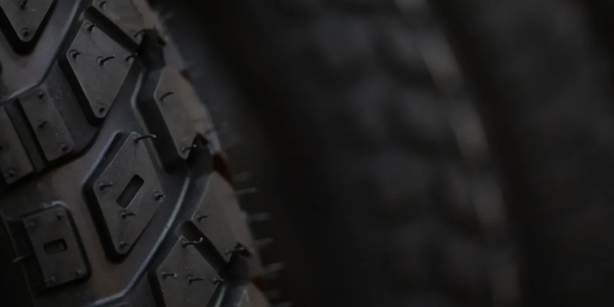 Quel pneu trail moto choisir ? Le guide complet 2026