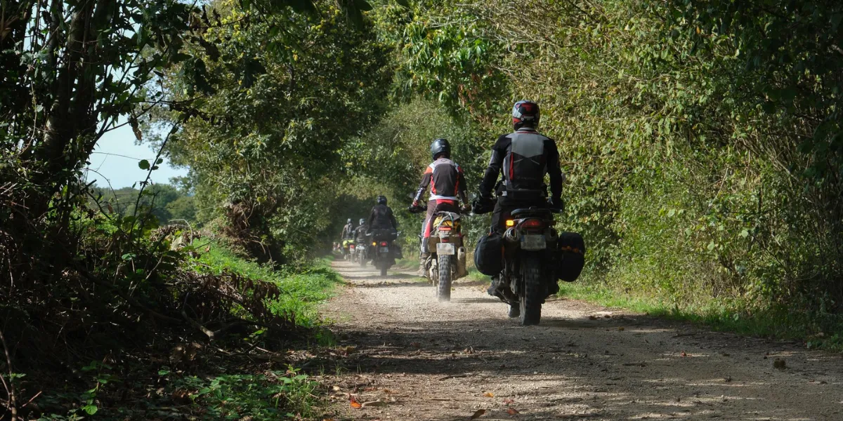 Quel pneu trail moto choisir ? Le guide complet 2026